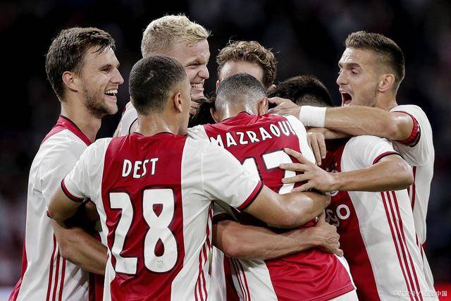 英媒：纽卡中卫博特曼即将回归